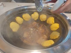 -哈尔滨烧烤·山河村铁锅炖(交大店)
