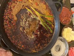 -黄潇洒老火锅(九眼桥宏济巷店)