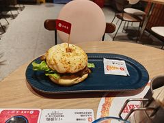 -必胜客(上海华谊新所店)