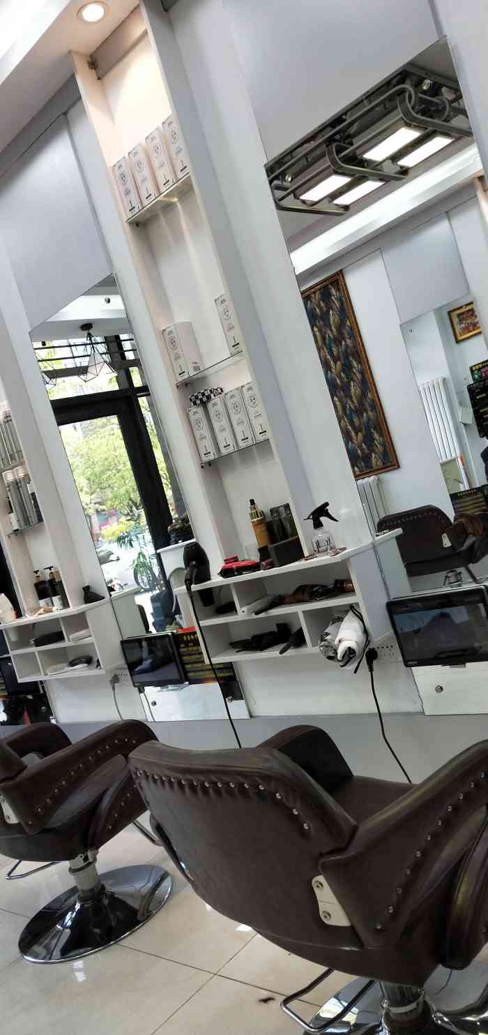 发艺轩美容美发-"发型师给我剪的头发很好,下次一定还要去.