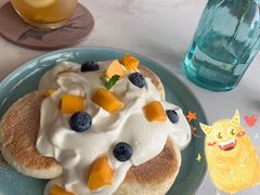当季水果舒芙蕾松饼-Bai Meow法式西点咖啡