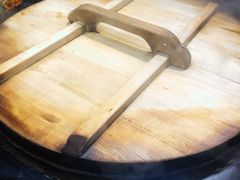 -鱼窝棚柴火铁锅炖(富山屯店)