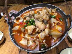 -老滇山寨•云南特色菜•地方菜•民族风情歌舞表演(金碧店)