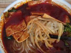 麻辣米线-老字号杨坡红油米线腊汁肉夹馍(东四道巷店)