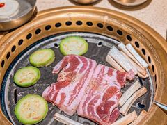 -蚂蚁洞·烤肉大营地(上海静安大悦城店)