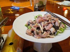 -头上红煨盐鸡·非遗院子餐厅