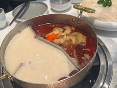 -洪氏嗨捞·广东猪肚鸡·椰子鸡火锅(西咸万象城店)
