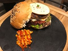 -HIGH FIVE哈福手工汉堡(桂林路店)