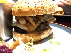 香浓蘑菇牛肉汉堡-bluefrog蓝蛙(悠唐购物中心店)