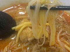 -亚王咖喱鸡米粉面