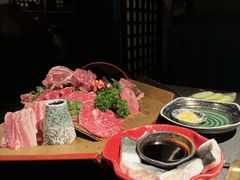 -铭牛烧肉·和牛海鲜自助(高新月牙湖店)