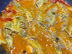 黄辣丁鲜鱼锅-小小河边鱼(天润城店)