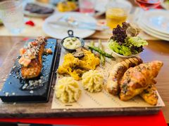 -Mark&Mars Restaurant