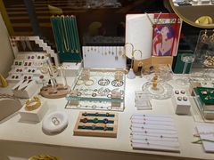 -LADY FAFA(巨鹿路陕西南路路口店)