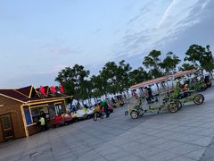 -东港音乐喷泉广场