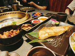 -铭牛烧肉·和牛海鲜自助(高新月牙湖店)