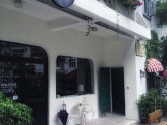 -彳亍咖啡·这里(水湾路店)