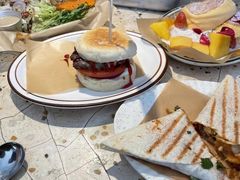 牛肉双芝士汉堡-野草莓自由市场