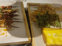 -山野的朋友露营炭火烤肉