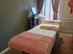 -莱蔻·圣灸堂·推拿艾灸(天山店)