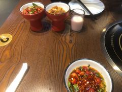 -虾弄弄海派小龙虾·牛羊蝎子火锅