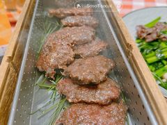 木盒烟熏牛肉饼-龙桥私厨·姜花菊花过桥鱼·顺德菜(容桂店)