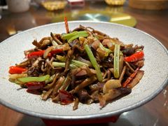 -川流不息·地道川菜·小龙虾(松东路店)