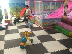-爱萌盟婴童成长中心(泛悦店)