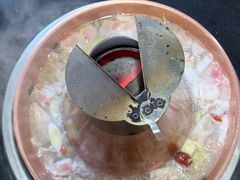 -果松木炭酸菜铜火锅·外婆参鸡汤