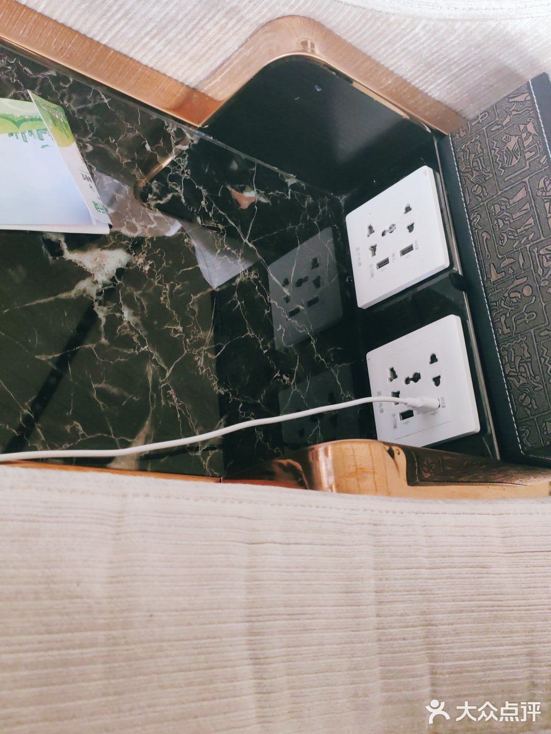 昆明长水机场的v6是去过的挺好的VIP室