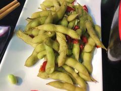 煮毛豆-何师烧烤·香辣蟹·川菜·30年老品牌(太古里旗舰店)
