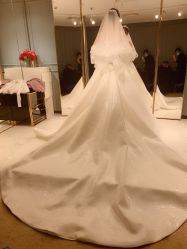 点击看大图 -GRACE KELLY婚纱与礼服(北京店)