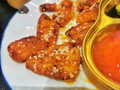 -何妹湿辣牛肉·粤式烧烤砂煲(桂雅路店)