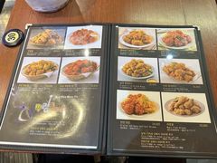 -BHC炸鸡(明洞总店)