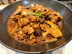 铁锅榛蘑小笨鸡-孙家外婆•长春地标美食新名片(红旗街万达店)