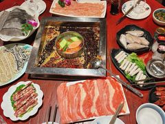 -二荆条·蜀鲜汇城市森林火锅