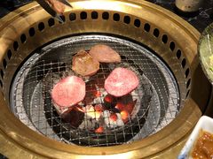 -山川小町·极番烧肉(新地假日广场店)