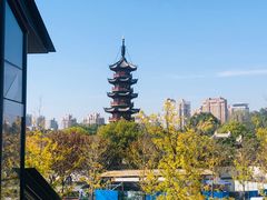 -龙华寺