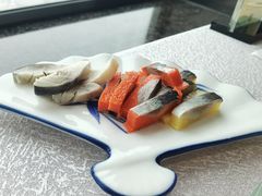 -亚洲国际大酒店·云顶阁旋转自助餐厅