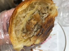 牛角包烧麦-不正咖啡(万达尊店)