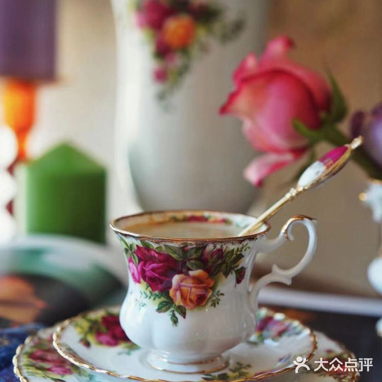 一定是忘记了，花。阿尔伯特的杯型是我永远喜欢的