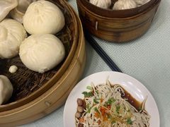 蟹黄汤包-留芳·文旅古月楼(老街店)