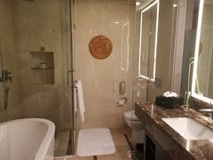 -青岛海尔洲际酒店