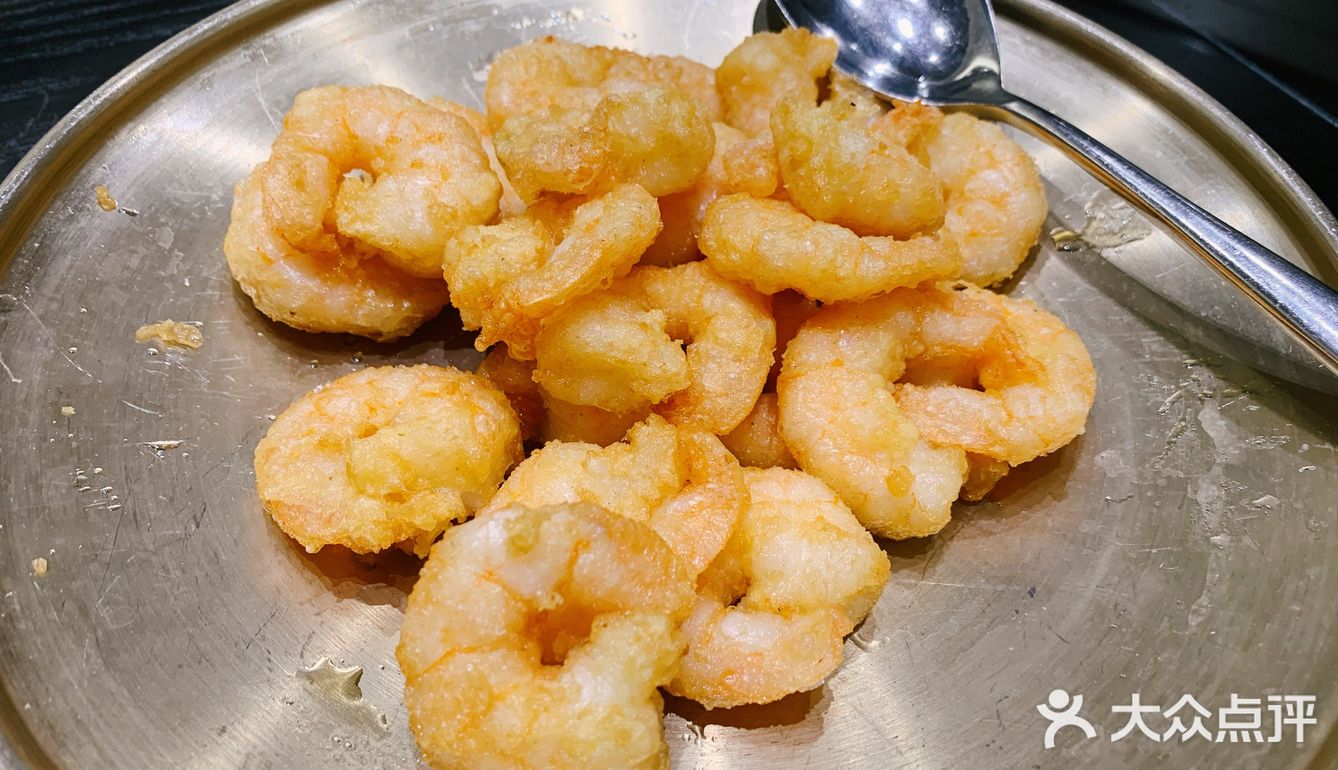 味道都不错,菜品种类很多,就是量有点小