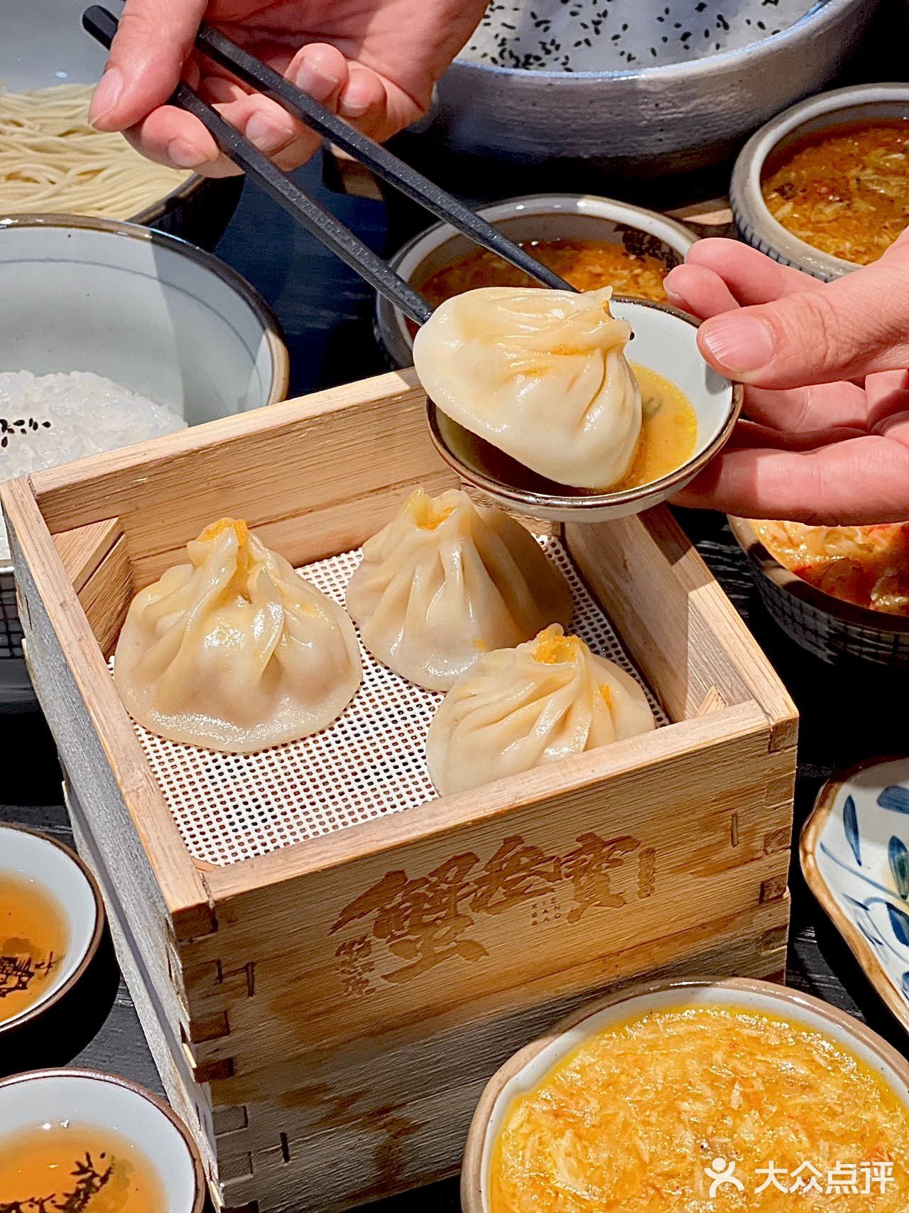 必吃榜蟹黄饭‼️来上海吃它值了～