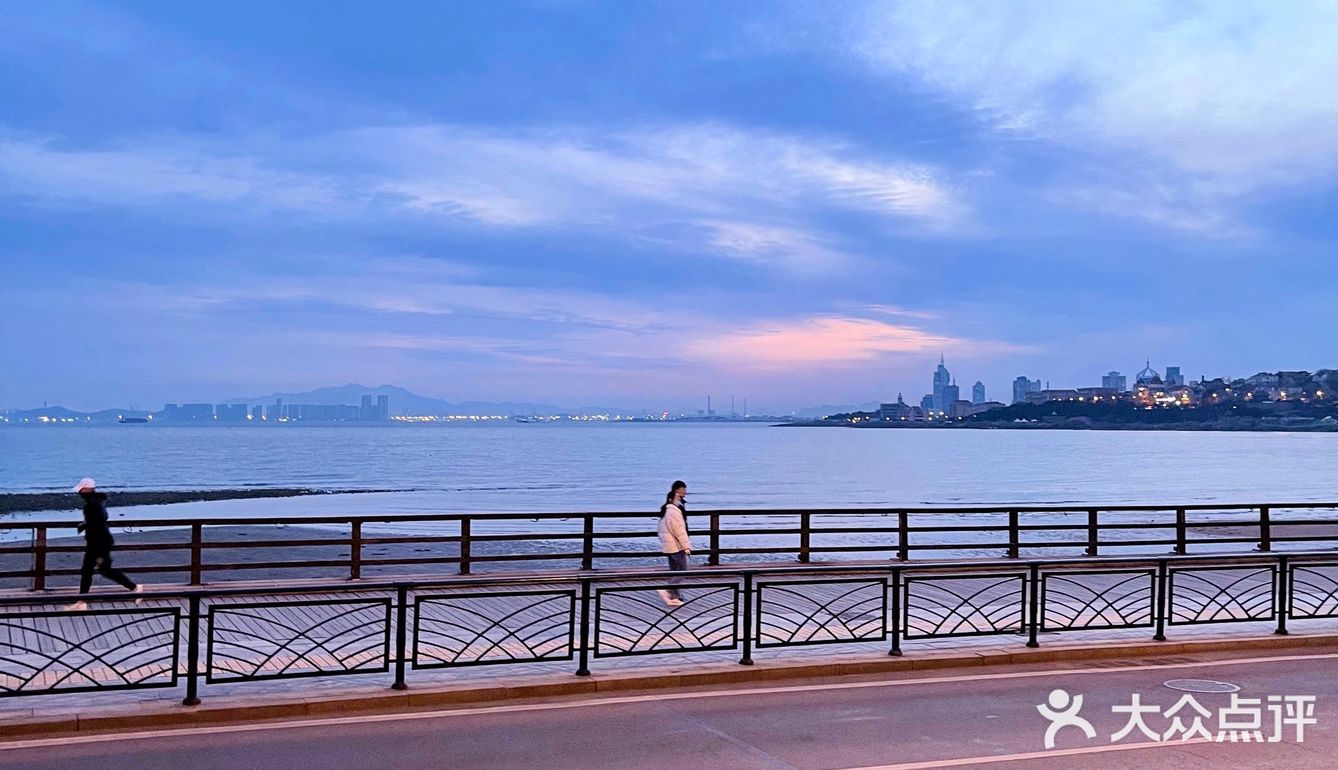 露天海边拍照｜车来车往是最好的背景📷