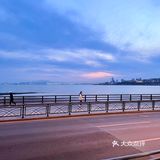 露天海边拍照｜车来车往是最好的背景📷