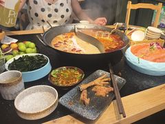 -鹿鸣山草本茶香火锅(园西路店)