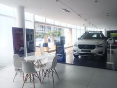 -杭州中沃沃尔沃4S店(滨江区店)