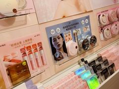 -名创优品(北京新中关购物中心地铁层店)